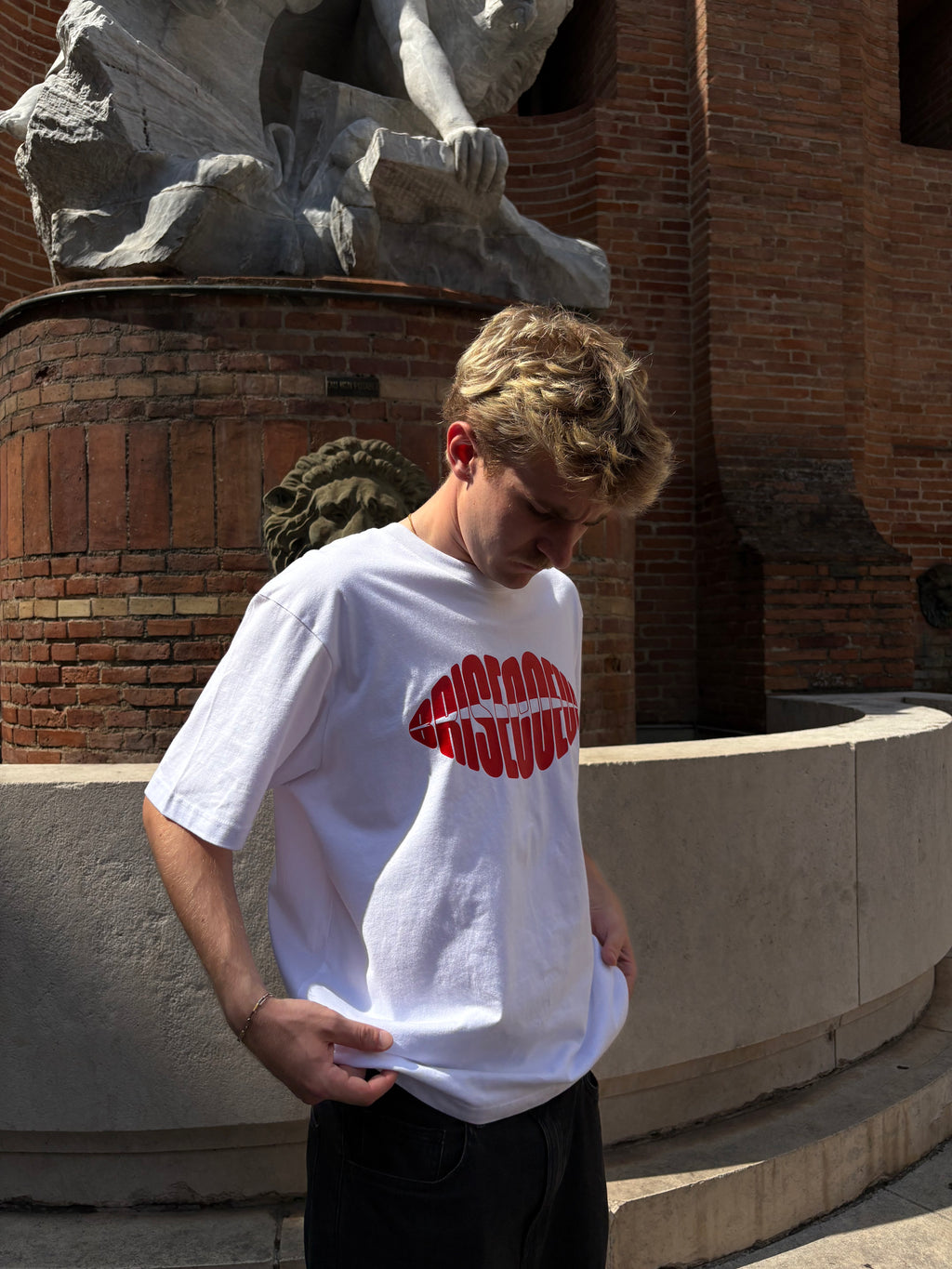 TEE KISS RED